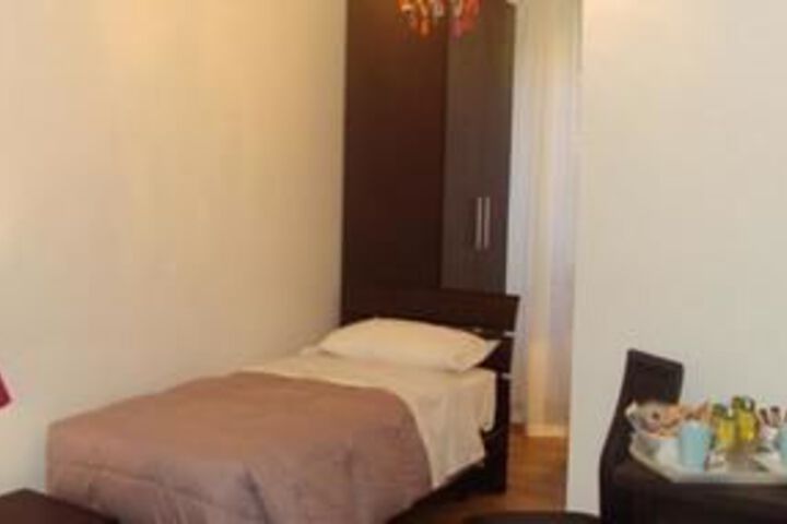 Room 13 of 34