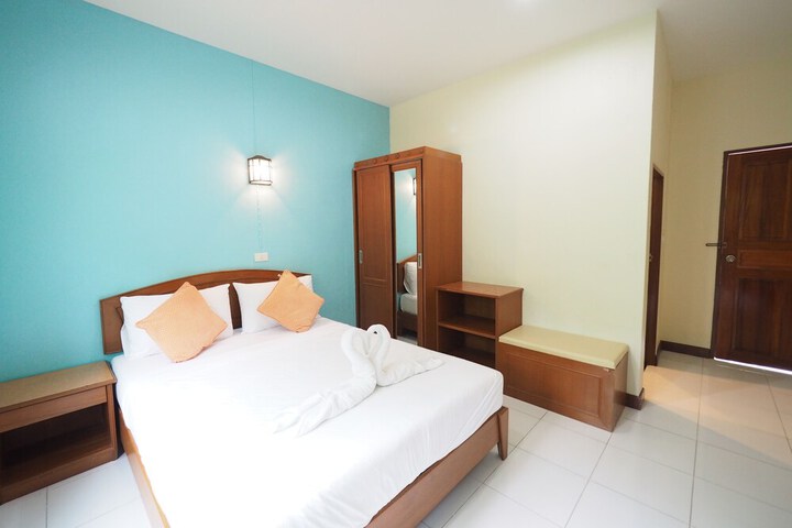 Room 8 of 35