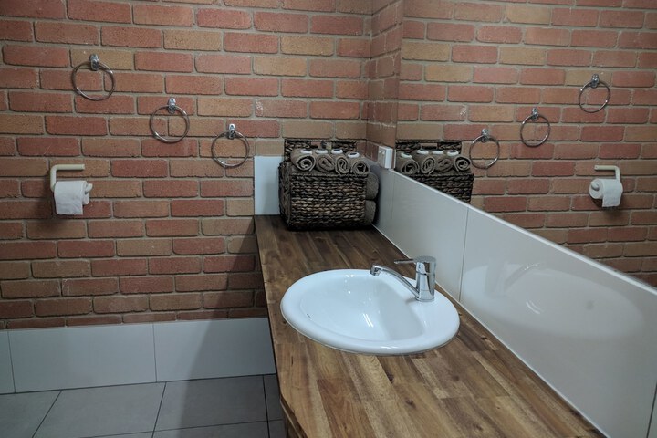 Room 51 of 74