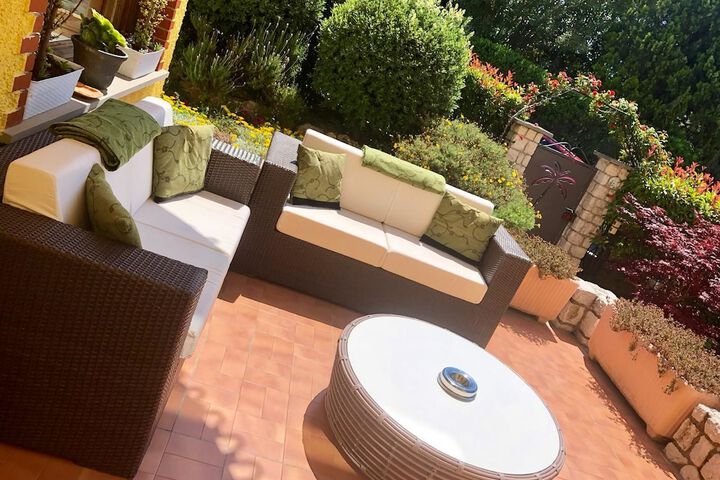 Terrace/Patio 29 of 33