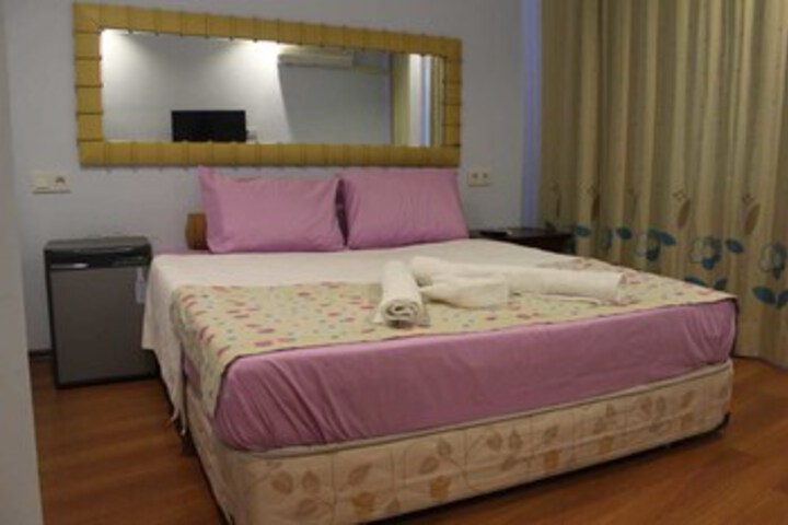 Room 106 of 137