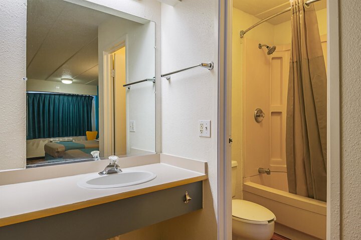 2 Double Beds (4 of 17)
