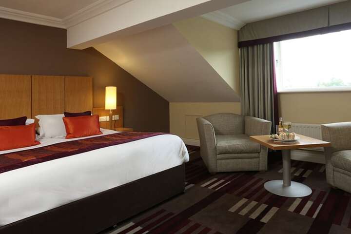 Room 25 of 100