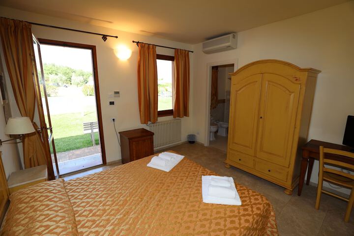 Room 4 of 21