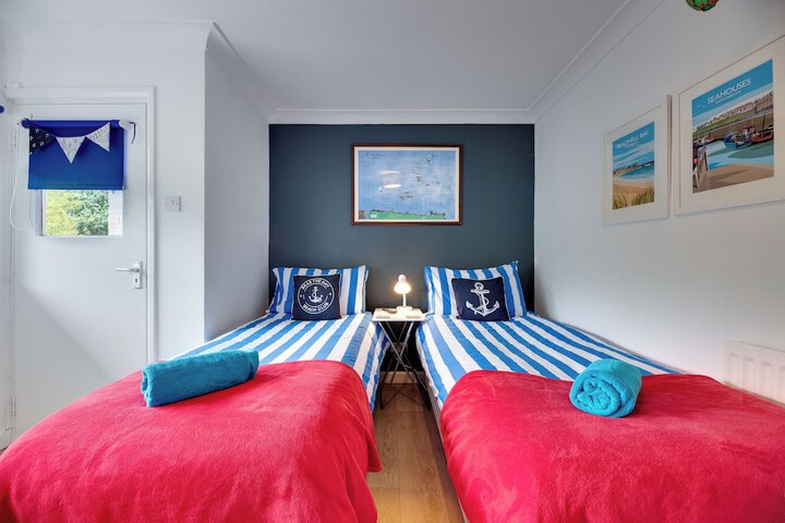 Room 10 of 26