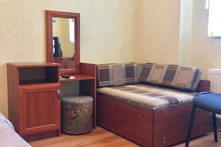 Room 10 of 46