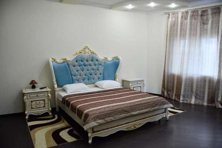 Room 17 of 19