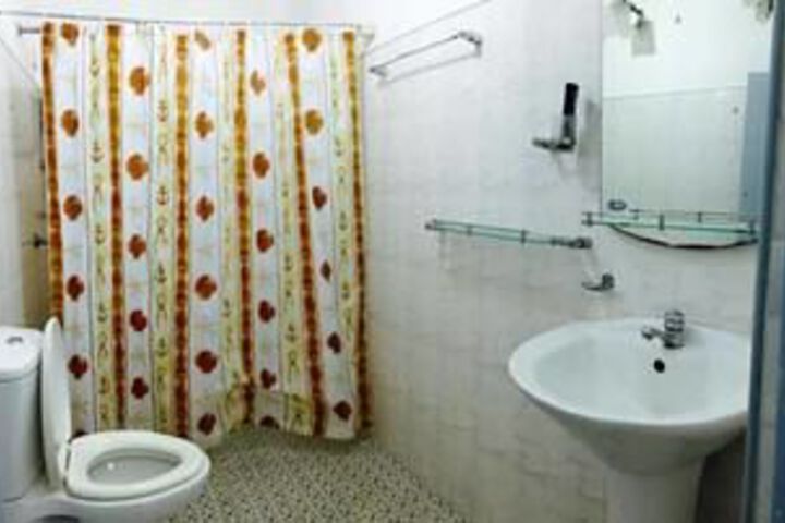 Room 2 of 27