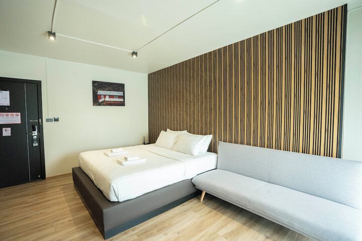 Room 35 of 96