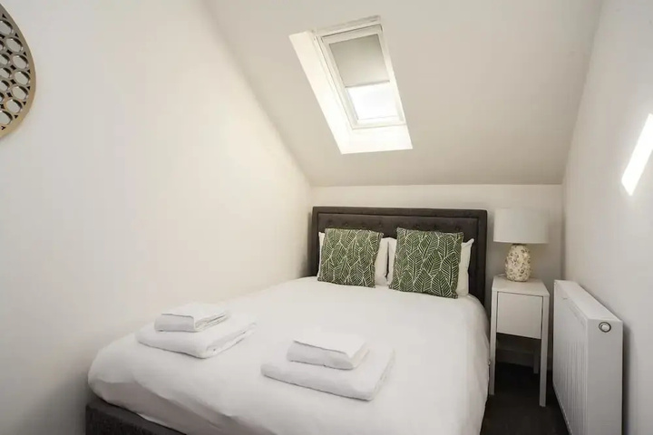 Room 8 of 22