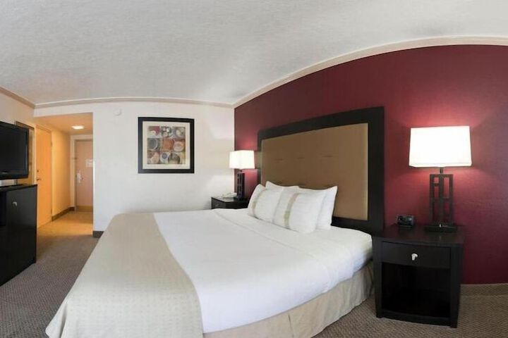 Room 12 of 101