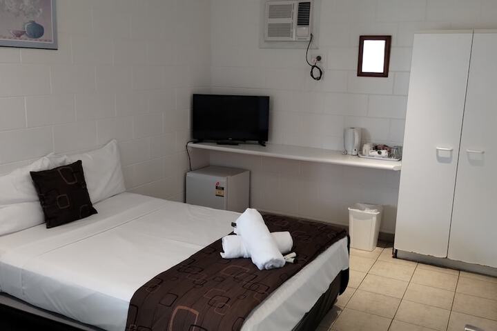 Room 12 of 64