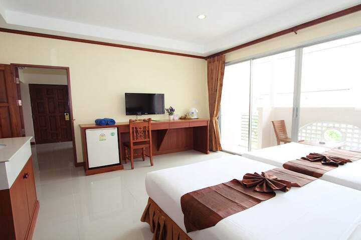 Room 28 of 65