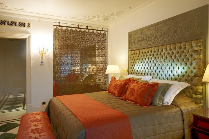 Room 17 of 186