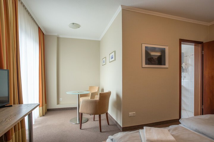 Room 15 of 53