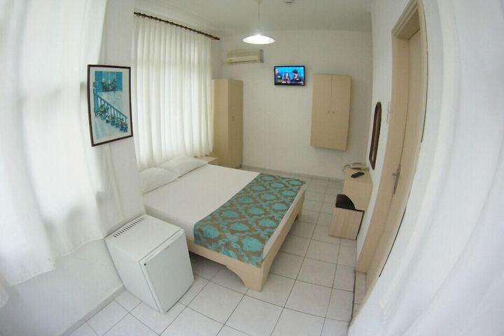 Room 3 of 17