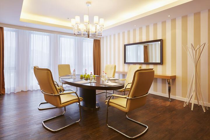 Room 56 of 194