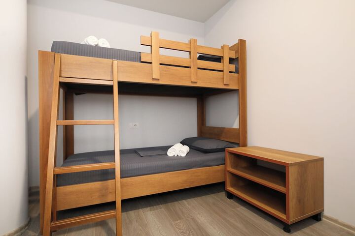 Room 37 of 99