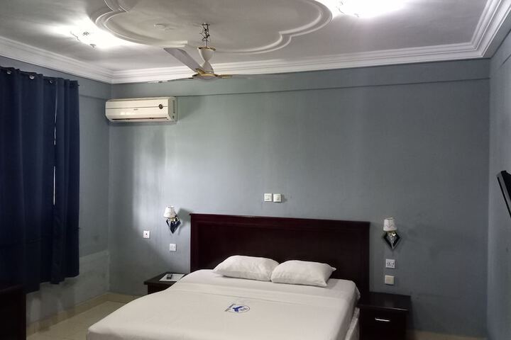 Room 11 of 21