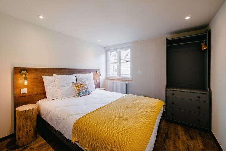 Room 40 of 149