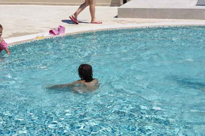 Pool 16 of 34