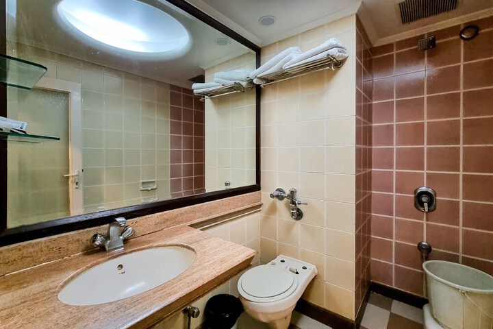 Room 21 of 54