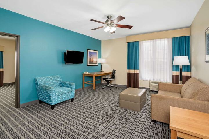 Room 17 of 40