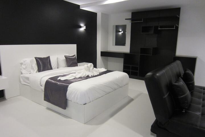 Room 7 of 63