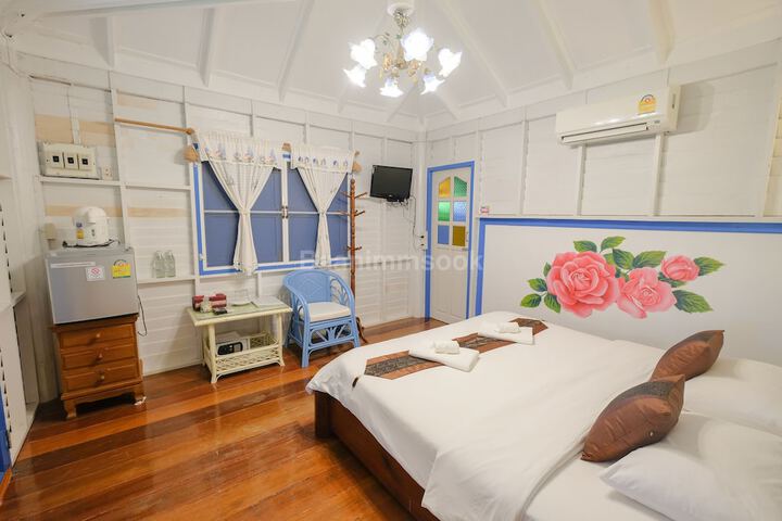 Room 16 of 260