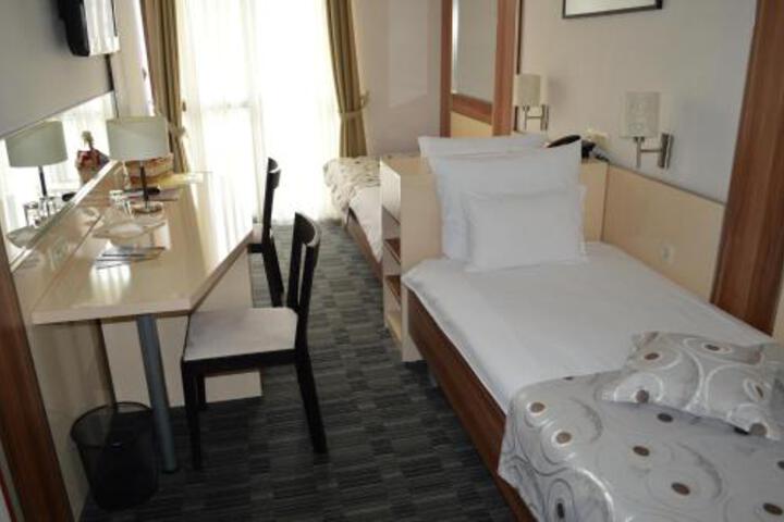 Room 28 of 31