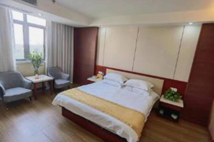 Room 14 of 16