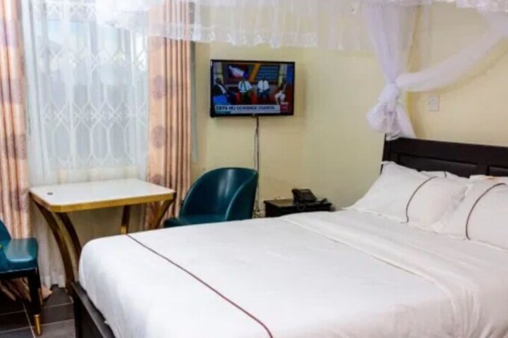 Room 9 of 36