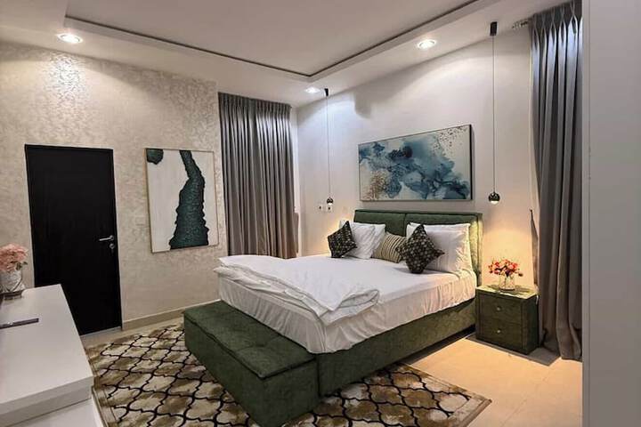 Room 16 of 46