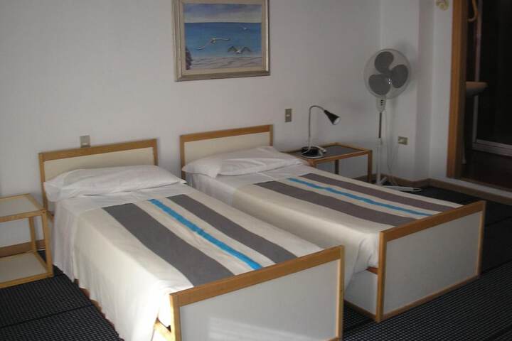 Room 14 of 35