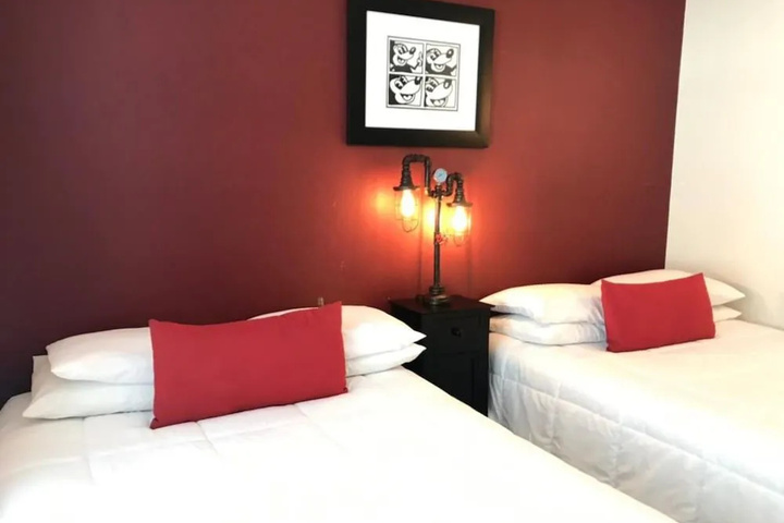 Room 3 of 18