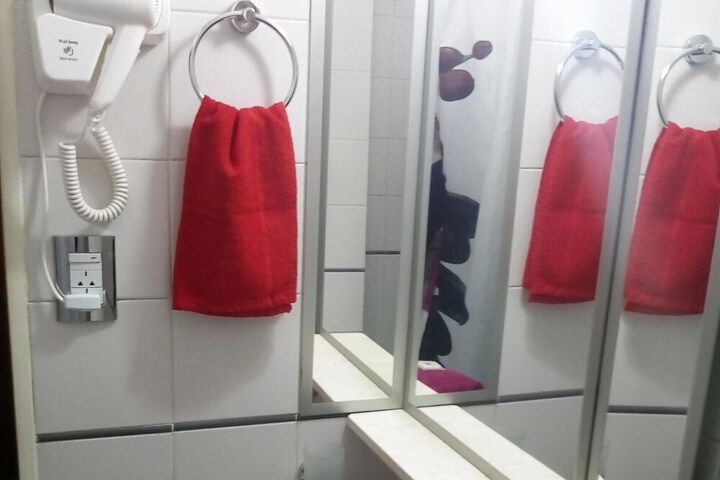 Room 14 of 26