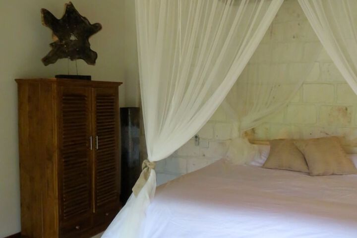Room 3 of 56