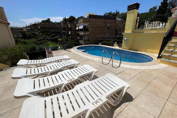 Apartamentos AR Monjardi