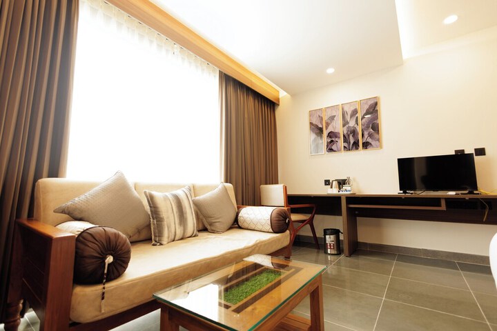 Room 14 of 37