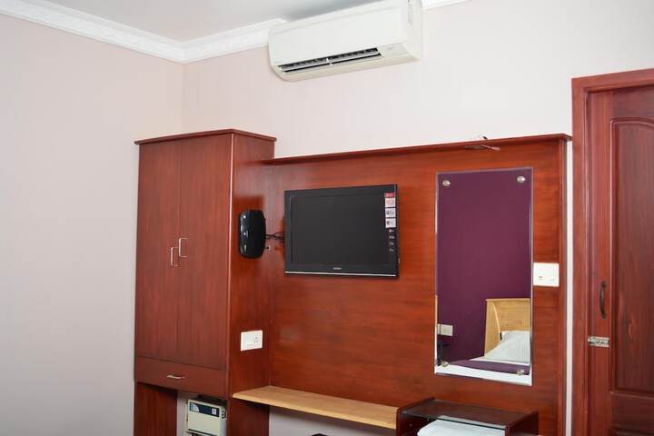 Room 12 of 29