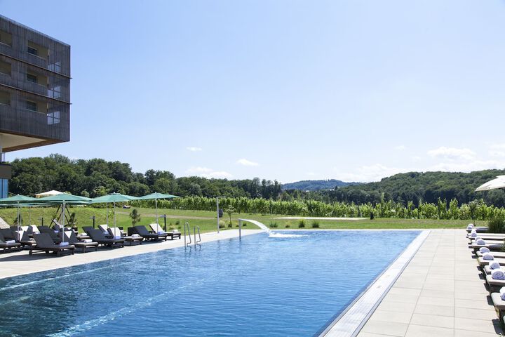Hotel with Pool