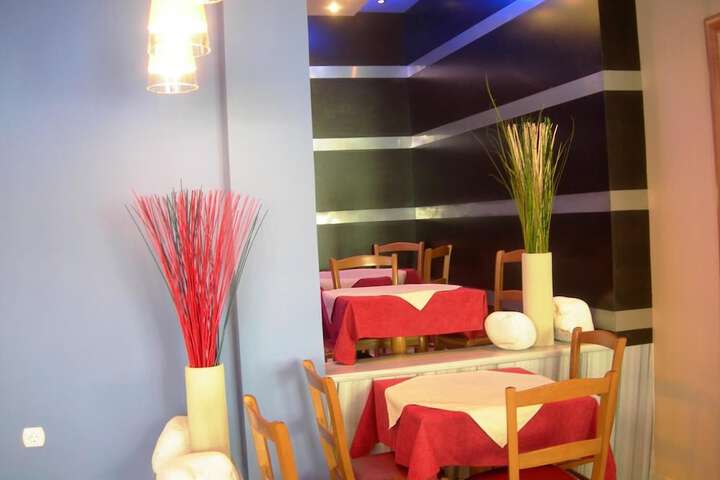 Dining 36 of 47