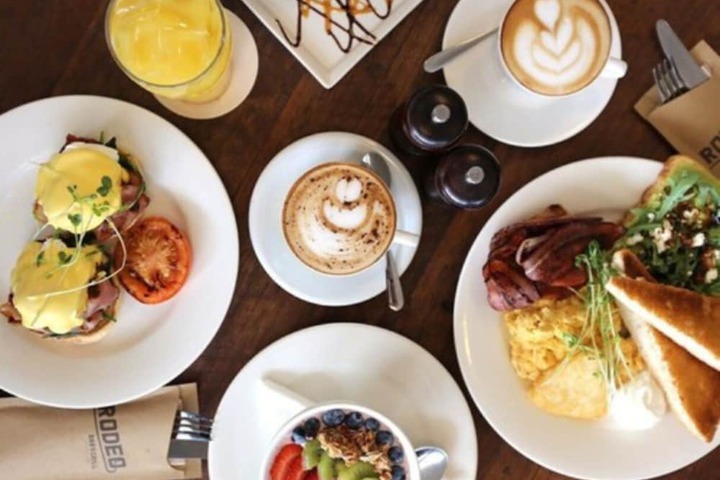 Breakfast/Coffee Service 24 of 37