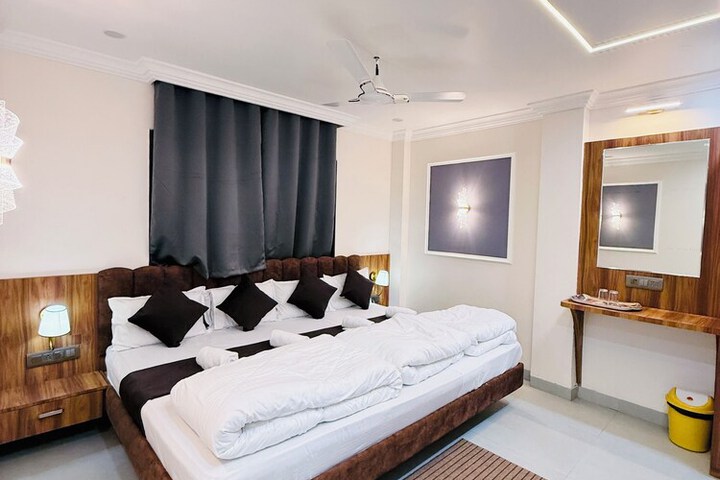 Room 32 of 63