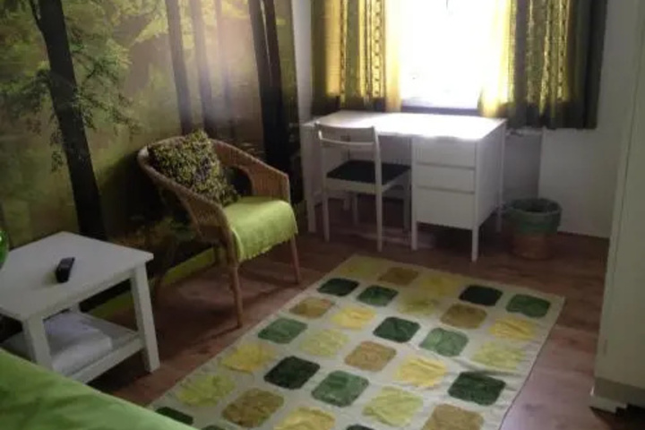 Room 3 of 21