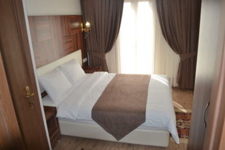 Exterior of Hotel Fatih Istanbul