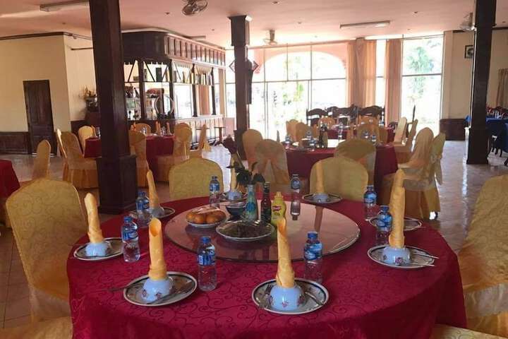 Dining 9 of 15