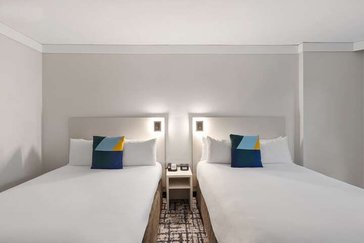 Room 10 of 48