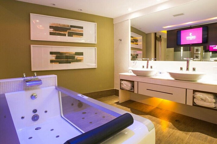 Room 20 of 35