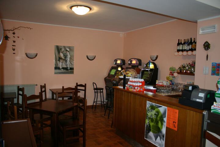 Lounge 11 of 23